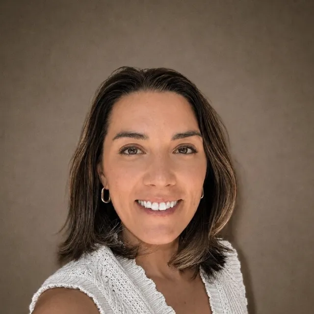 Julie Kuhns